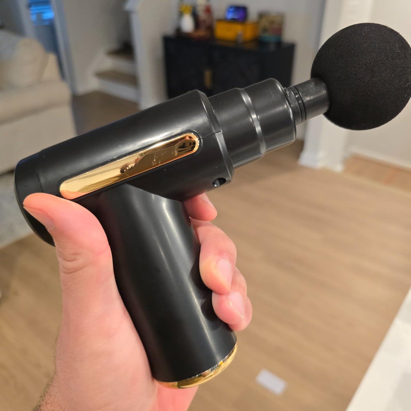 Massage Gun 💆 💆🏽♀️ عنوان الراحة والاسترخاء 😌😍 “💆♂️✨ استرخِ وأعد نشاط عضلاتك مع مسدس المساج القوي! 💪”